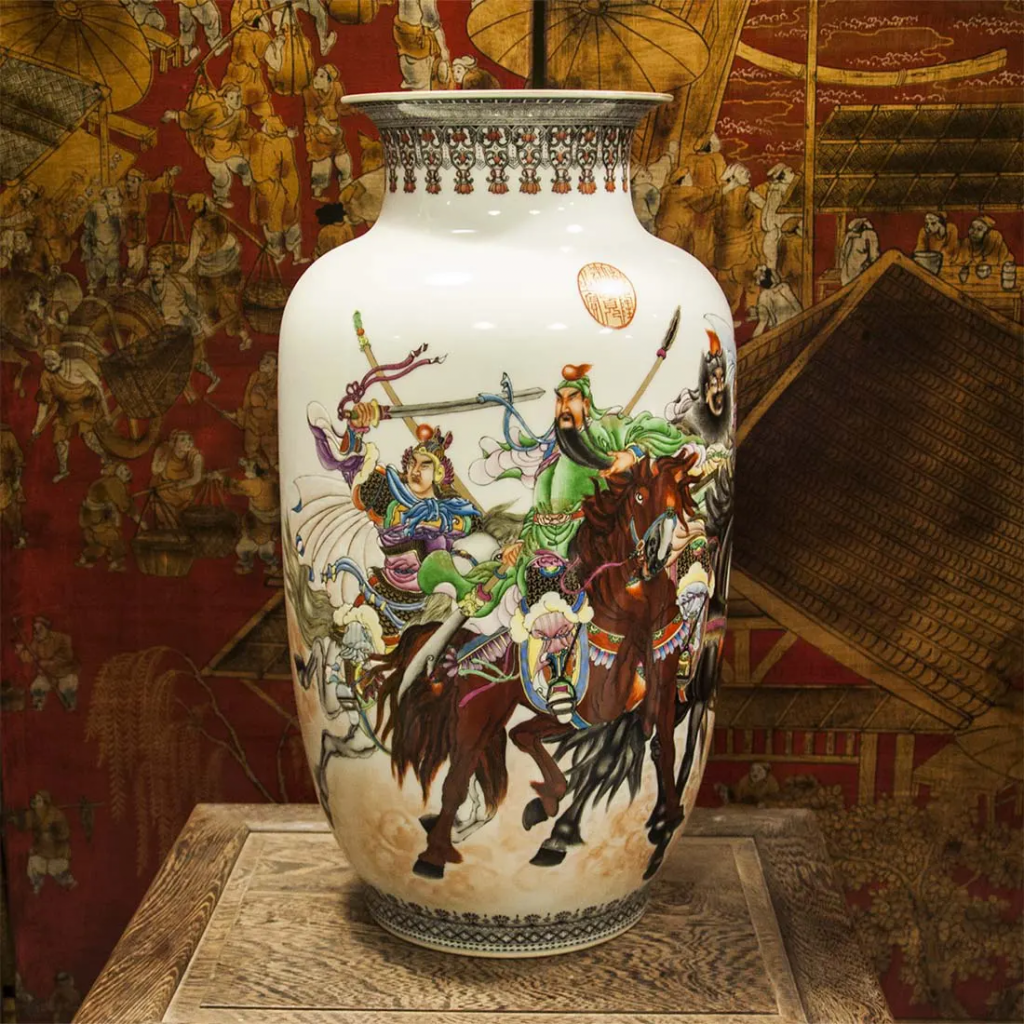 Китайская ваза с изображением персонажей из китайского эпоса “Троецарствие” в интернет-студии декора / шоурум | ChinaHouse.studio