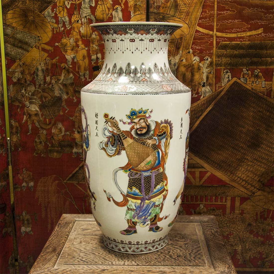 Напольные вазы — важный элемент декора в дизайне современного интерьера (77 фото)